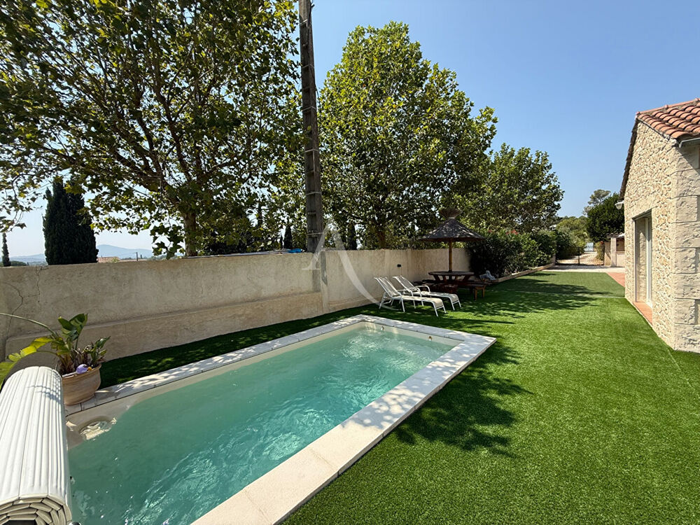 LA FARLÈDE - Propriété de charme de plain-pied avec studio indépendant, piscine et terrain de 10 300 m²