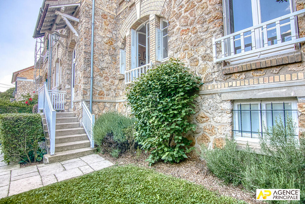 Maison 12 pièces 360 m² · à Versailles · 360 m² · 1 985 000 €