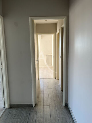  Appartement à louer 3 pièces 61 m²