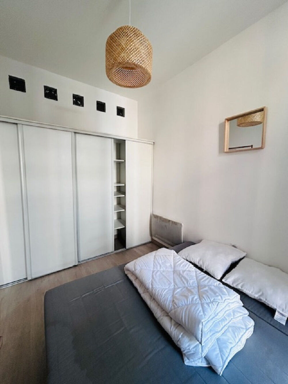 Location Appartement Appatement Menpenti Immeuble Marseillais 2ème Etage 40 m² Meublé Menpenti