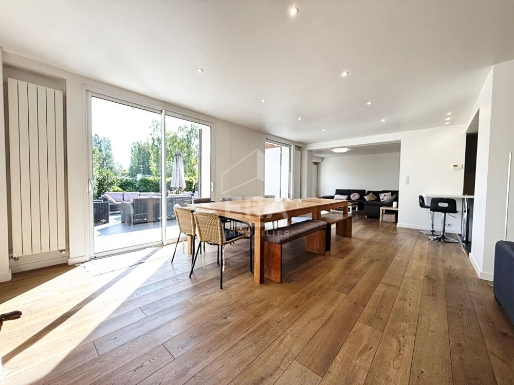 Vente Maison Maison Lésigny 9 pièces - 6 chambres - 226 m2 Ferolles attilly
