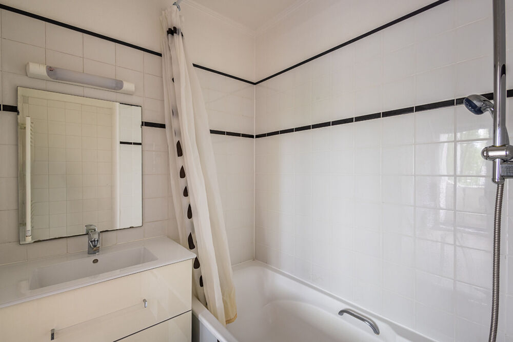 Vente Appartement Appartement Type  de 43m² avec balcon et garage, Place  Lisfranc Marcq en baroeul