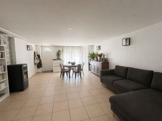 Vente Maison Maison en pierre mitoyenne avec cour, jardin clos, terrasse et garage La chevallerais