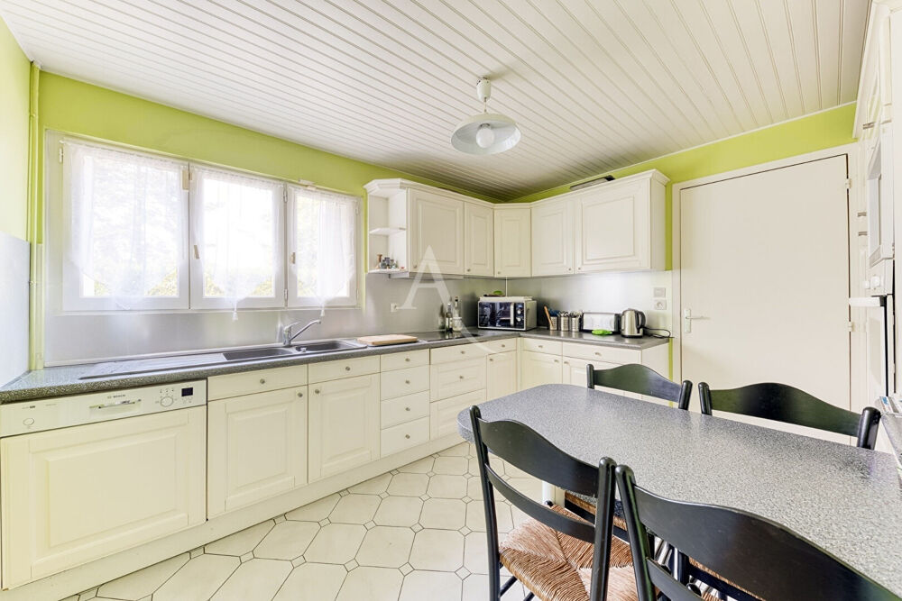 Vente Maison Maison Noisiel 5 pièce(s) 106.29 m2 Noisiel