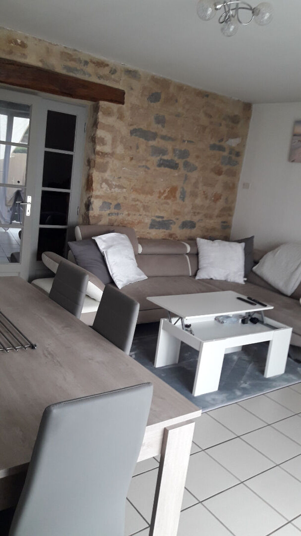 Location Appartement Loue proche centre Ceyzeriat T4 duplex avec jardinet et garage Ceyzeriat