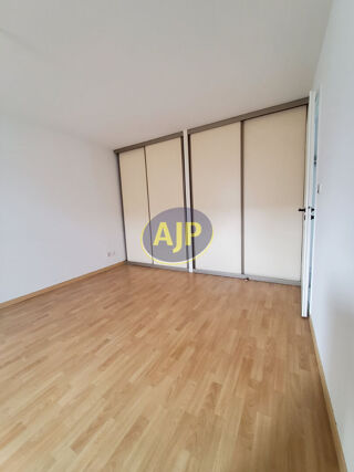  Appartement à louer 2 pièces 60 m²