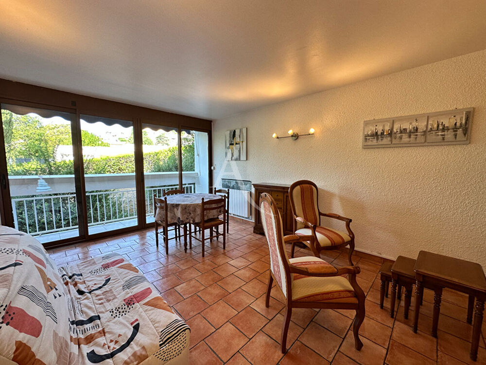 Vente Appartement APPARTEMENT TYPE2 DE 50.25 m2 VUE CHATEAU BALCON GARAGE ET CAVE GREOUX LES BAINS Greoux les bains