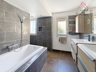  Immeuble à vendre 6 pièces 139 m²