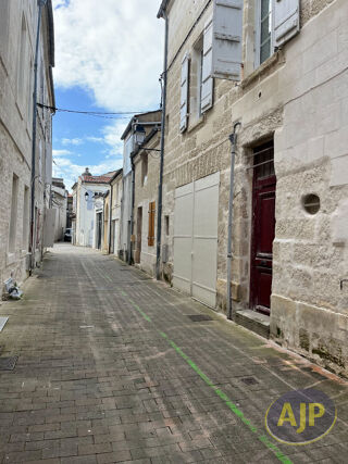  Parking / Garage à louer 1 pièce 20 m²