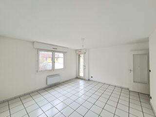  Appartement à louer 4 pièces 80 m²