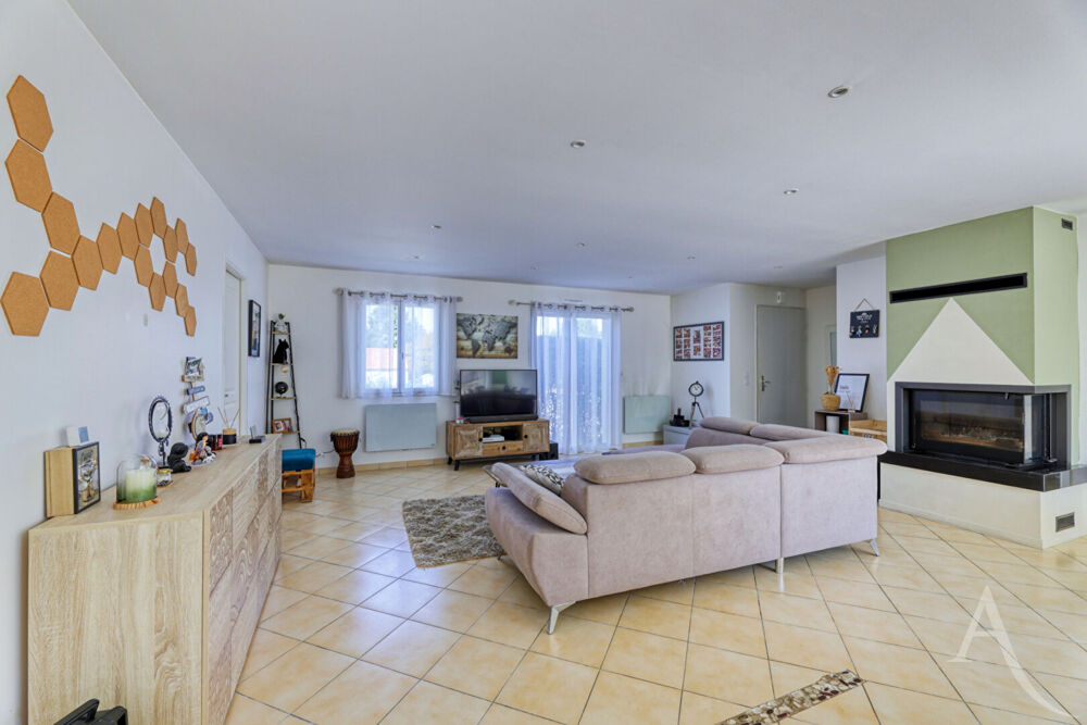 Vente Maison Maison à vendre Saint Etienne Du Bois ( 4 chambres ) Saint etienne du bois