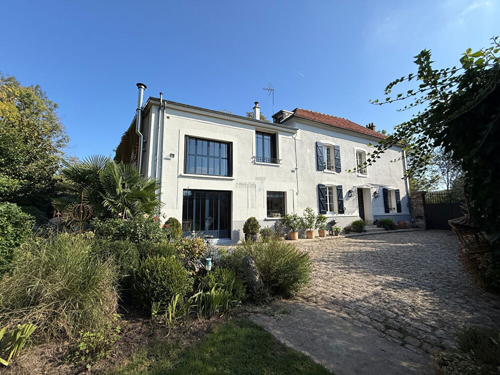 Ancienne Meunerie de caractère avec jardin paysager clos