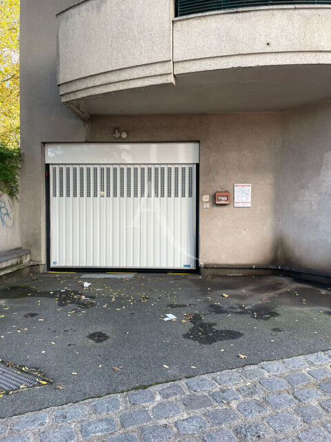  Parking / Garage  louer 