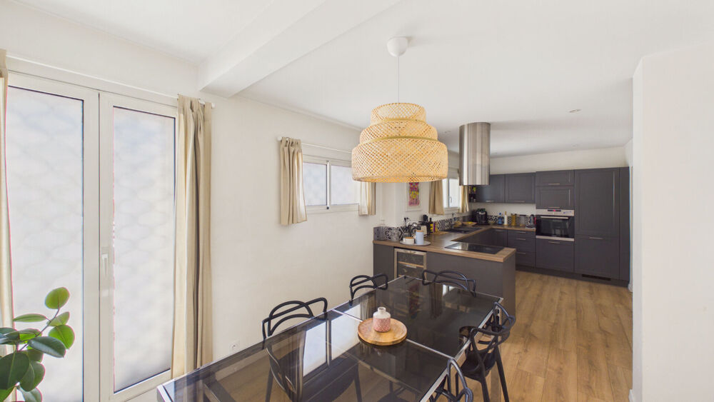 Vente Maison Maison de caractère entièrement rénovée à Avignon . 140 m² habitables, jardin arboré, à 5 minutes des remparts Avignon