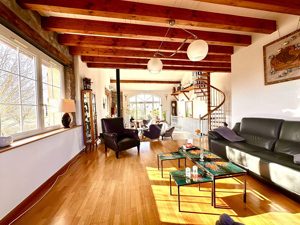 Charmante maison d'environ 204 m² !
