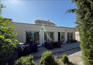  Maison  vendre 8 pices 208 m