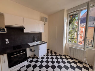  Appartement à louer 3 pièces 75 m²