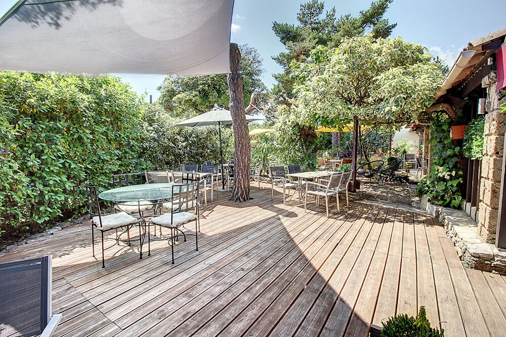   A VENDRE ! Murs commerciaux restaurant Tourtour 5 pièces 210 m² 
