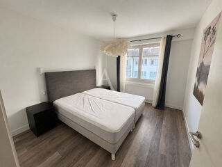  Appartement à louer 4 pièces 96 m²