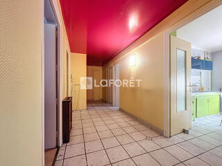  Appartement à louer 5 pièces 101 m²
