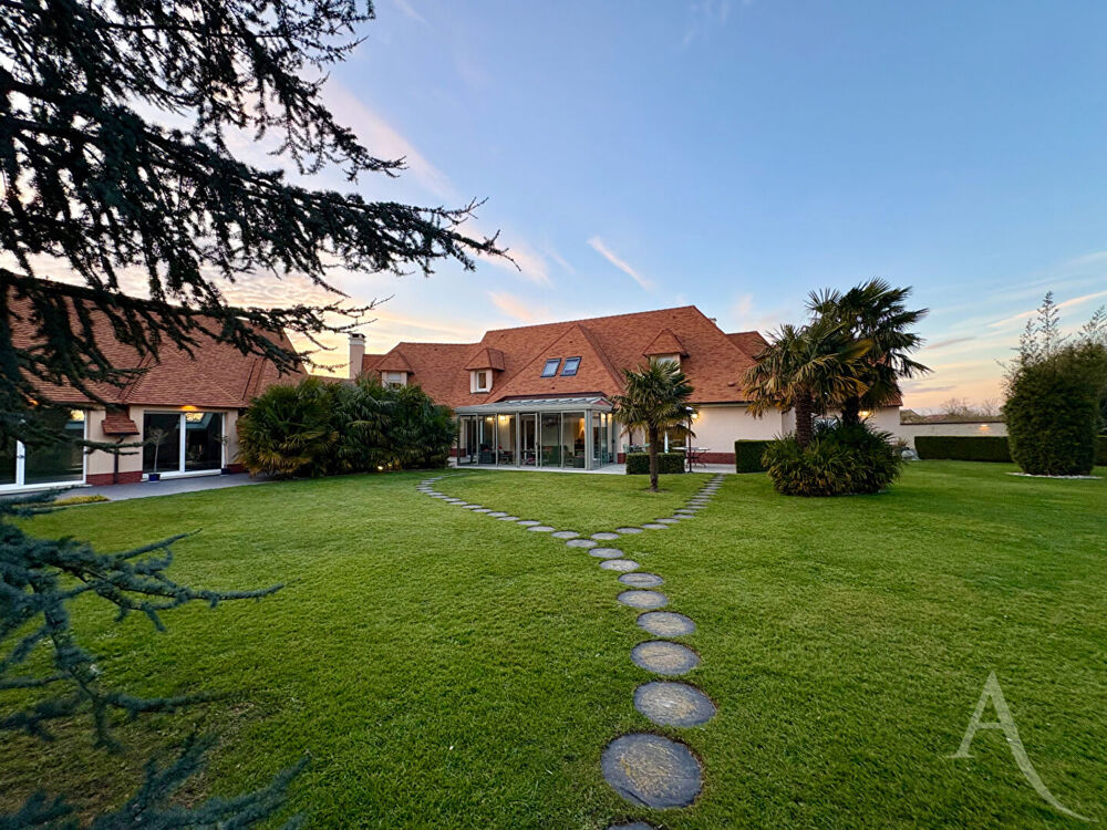 Maison 12 pièces 372 m² · à Caen · 372 m² · 1 149 500 €