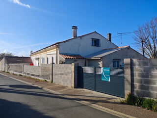 Maison 12 pièces 329 m² · à Tonnay-Charente · 329 m² · 297 000 €