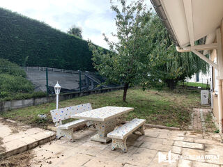  Maison  vendre 8 pices 195 m