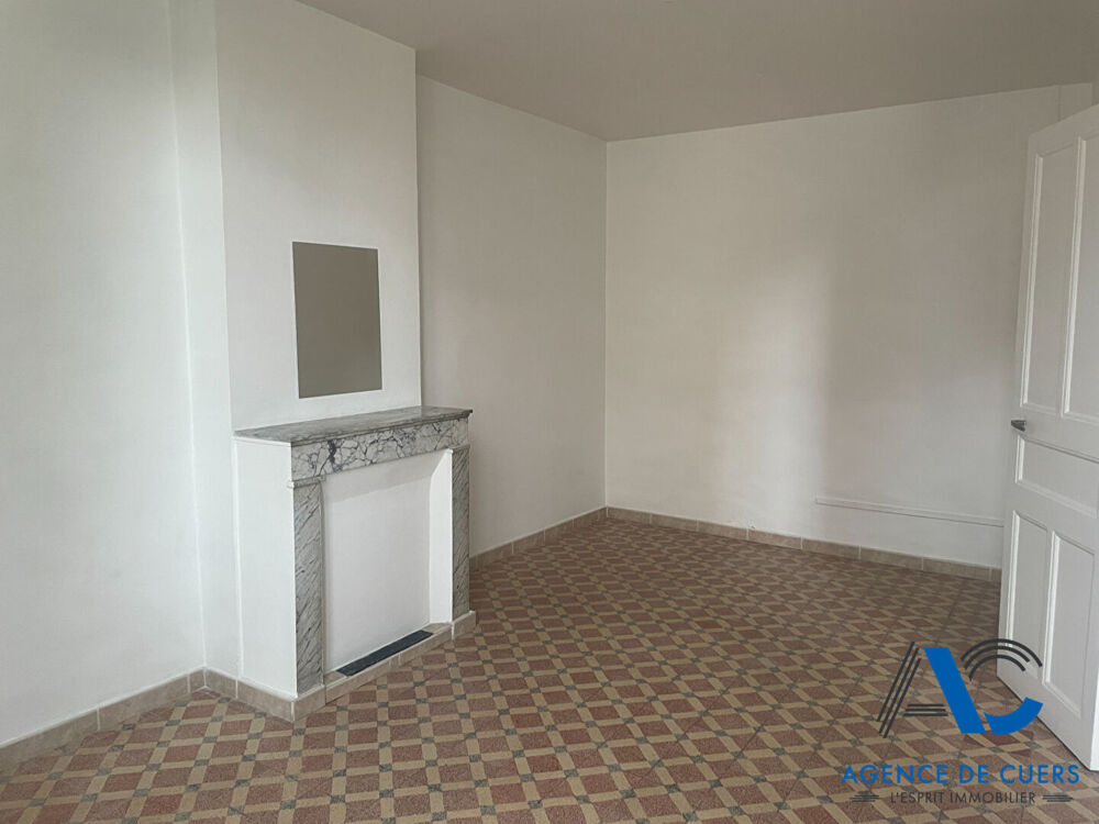 Location Appartement Appartement Cuers 2 pièce(s) 45.60 m2 Cuers