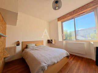  Appartement à louer 4 pièces 90 m²