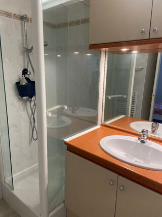  Appartement à louer 2 pièces 32 m²