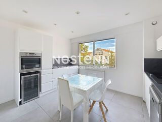  Appartement à louer 5 pièces 113 m²