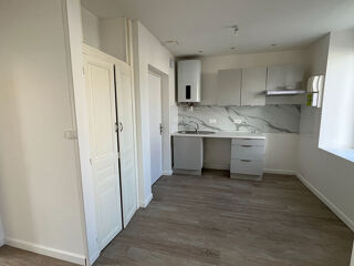  Appartement à louer 2 pièces 32 m²