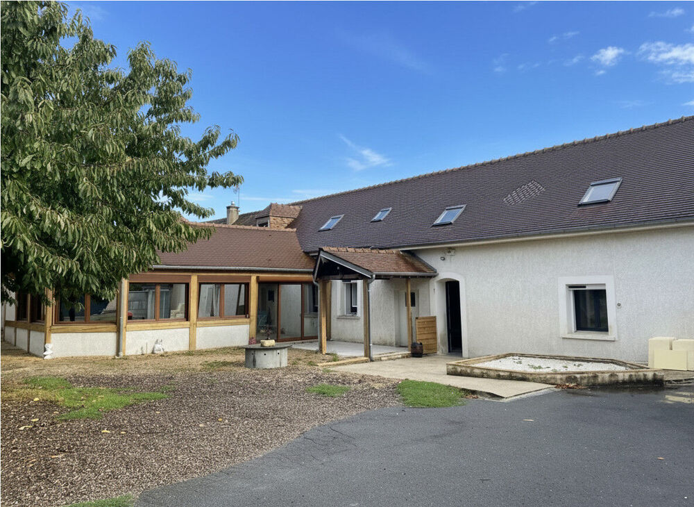 Vente Maison Maison de caractère de 225 m² - 5 Chambres -Terrain clos de 1 200 m² sans vis-à-vis Le mesnil simon