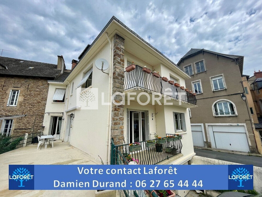 Grande maison/immeuble divisible.