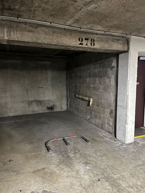  Parking / Garage  louer 
