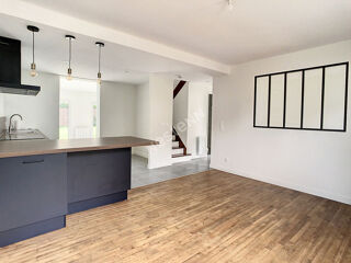  Maison à louer 6 pièces 117 m²