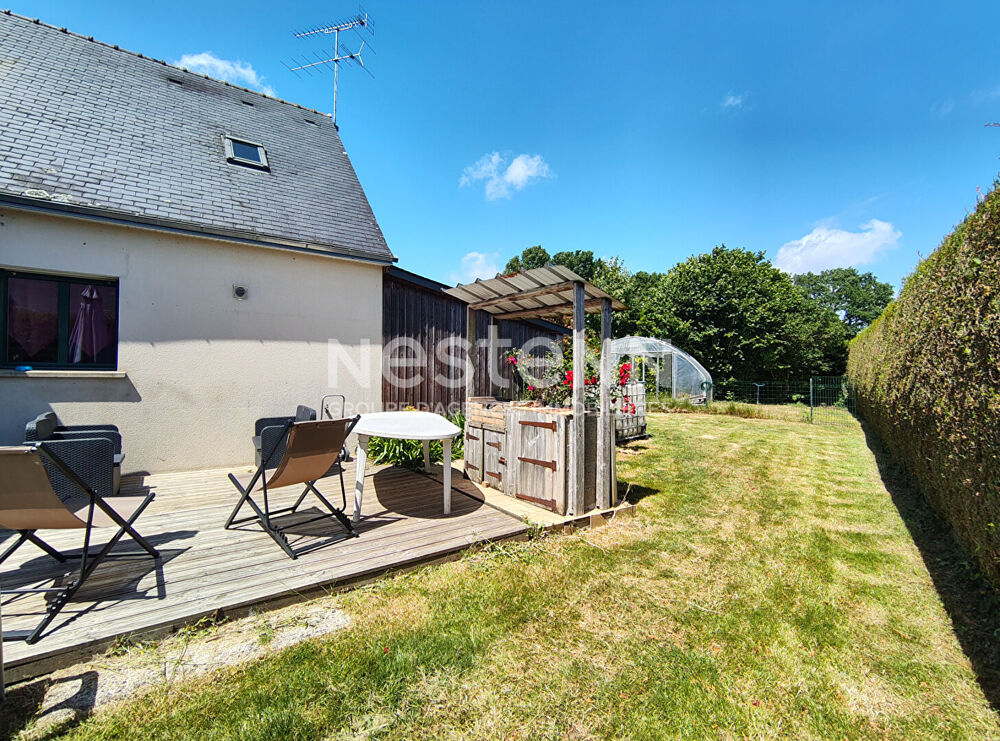 Maison dans le bourg de PLUHERLIN