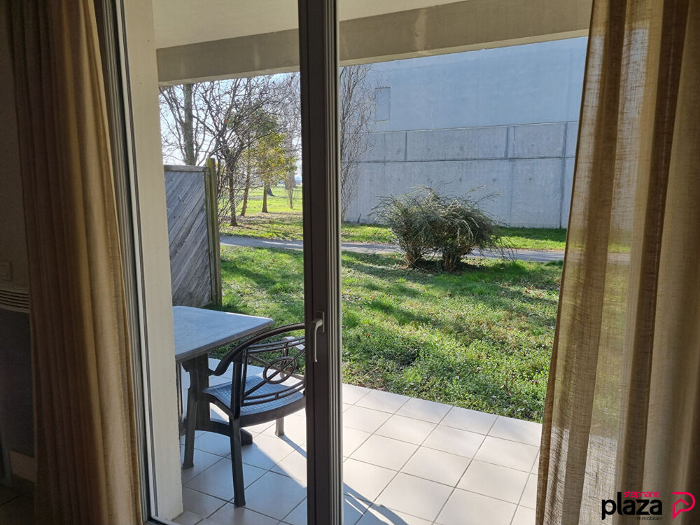 A LOUER meublé - Divonne les Bains - Studio de 31 m² - Terrasse