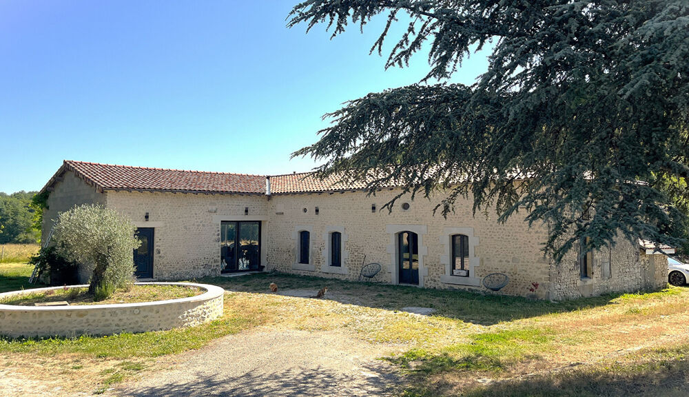 Vente Maison Ancienne ferme de caractère, entièrement rénovée, au coeur de 1,5 hectare de nature préservée Berneuil