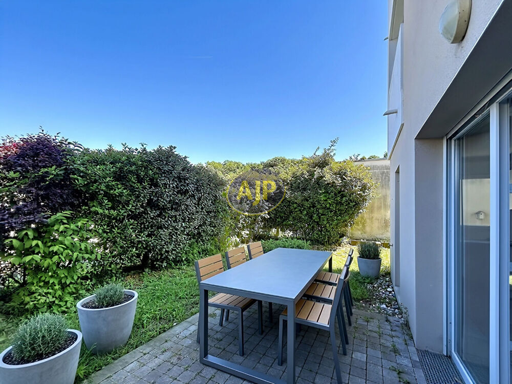 Appartement T4 avec terrasse et jardin