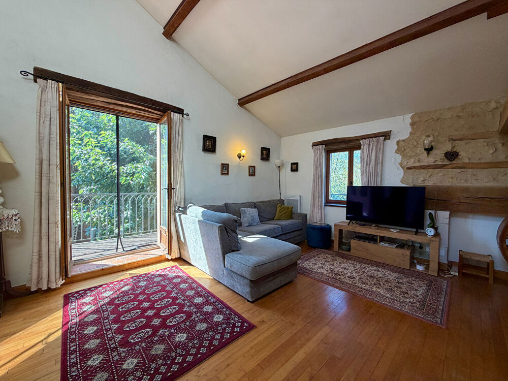 Vente Maison Charmante maison de caractère rénovée avec  4 chambres, grange et jardin arboré Ventouse