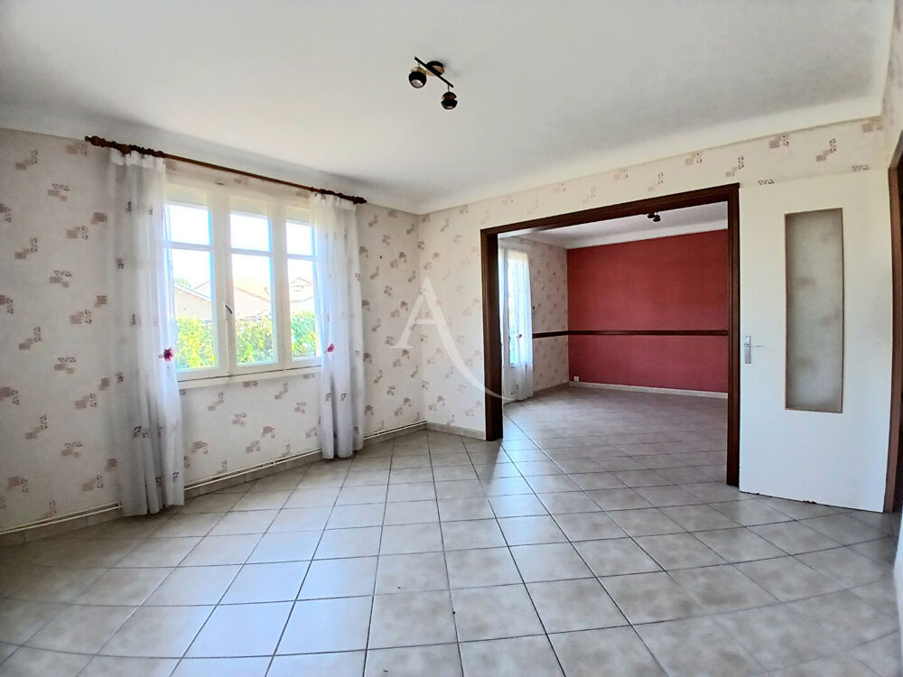 Vente Maison Maison familiale 4 pièces - 104 m2 - Bourg de Saint Philbert De Grand Lieu  avec jardin 1111 m2 Saint philbert de grand lieu