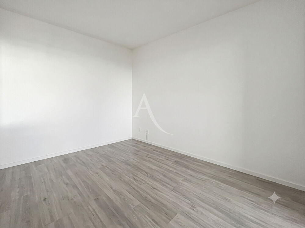Vente Appartement APPARTEMENT 3 PIÈCES AVEC LOGGIA ET PARKING  PROCHE GARE Cergy