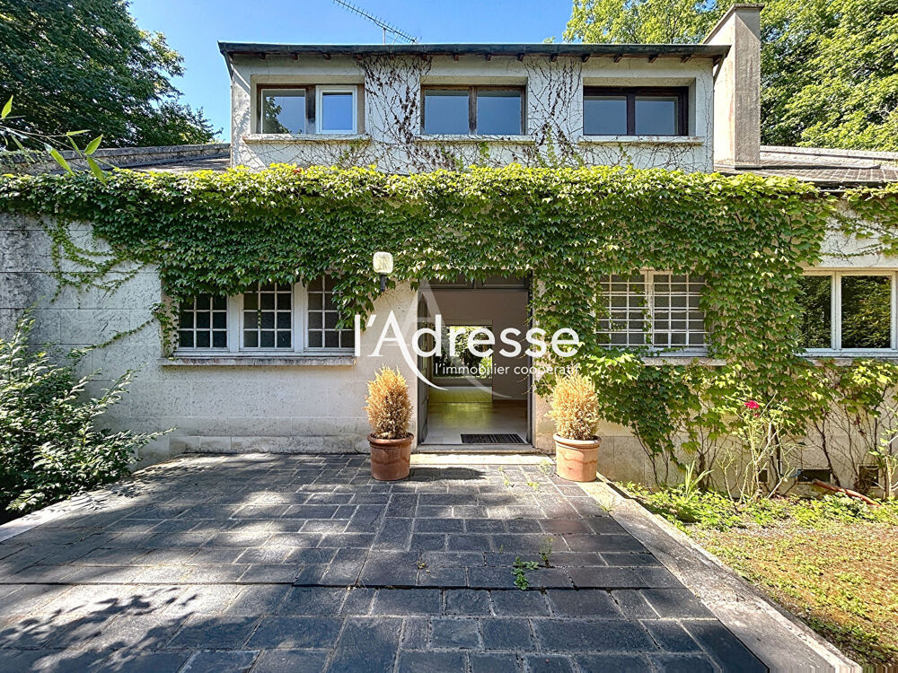 Maison d'architecte à vendre à Chambray-lès-Tours - 215m² sur terrain de 2500m²
