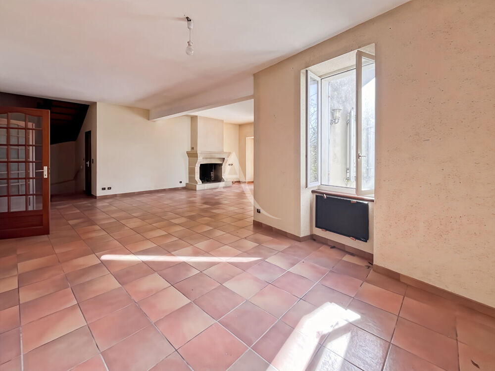 A VENDRE - Maison familiale de caractère au coeur de Penne-d'Agenais, avec piscine