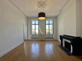  Appartement � louer 5 pi�ces 142 m�