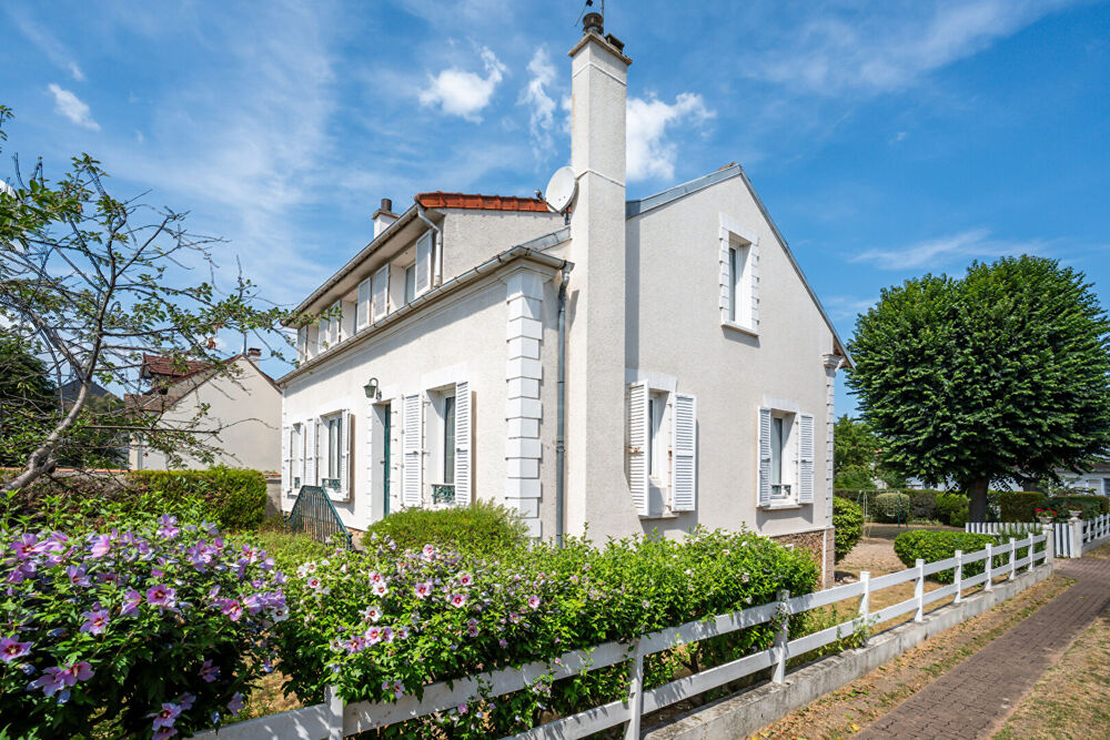 Maison Montesson 8 pièce(s) 163.14 m2