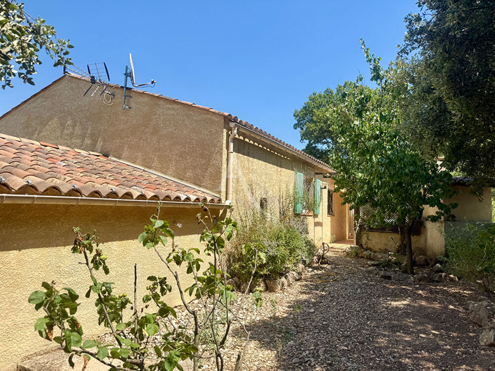 VILLA DE PLAIN-PIED TYPE 5 LUMINEUSE AVEC GARAGE ET EXTÉRIEUR ARBORÉ 1200M2