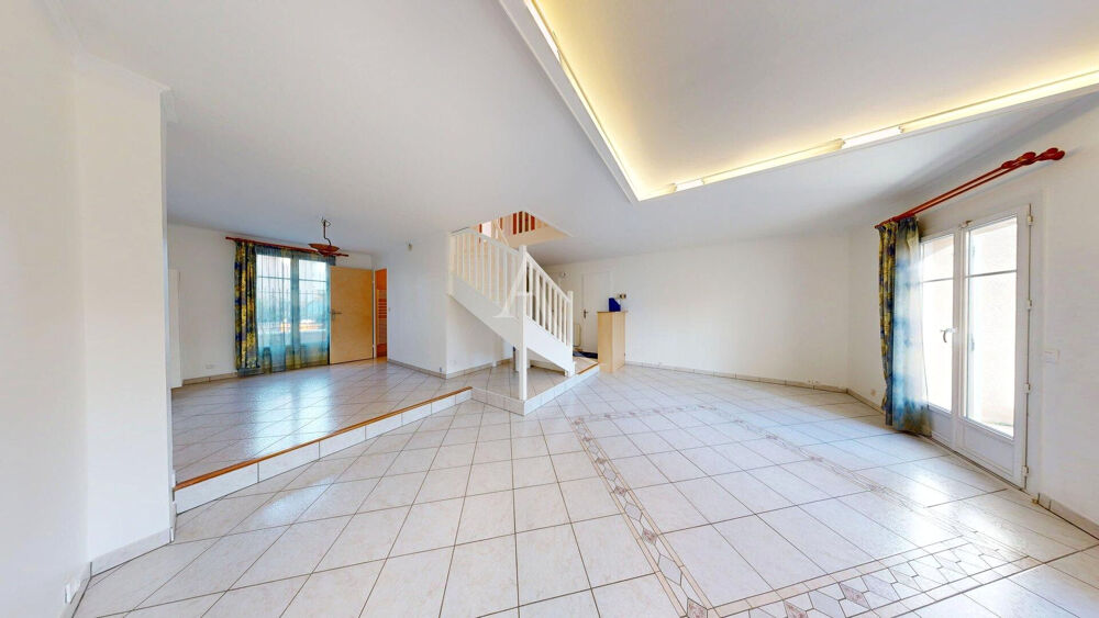 EXCLUSIVITE coeur de ville de Vauréal 7 pièce(s) habitables (130m² loi carrez)