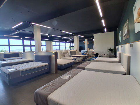   Local commercial Ducos 274 m2 grande visibilité 